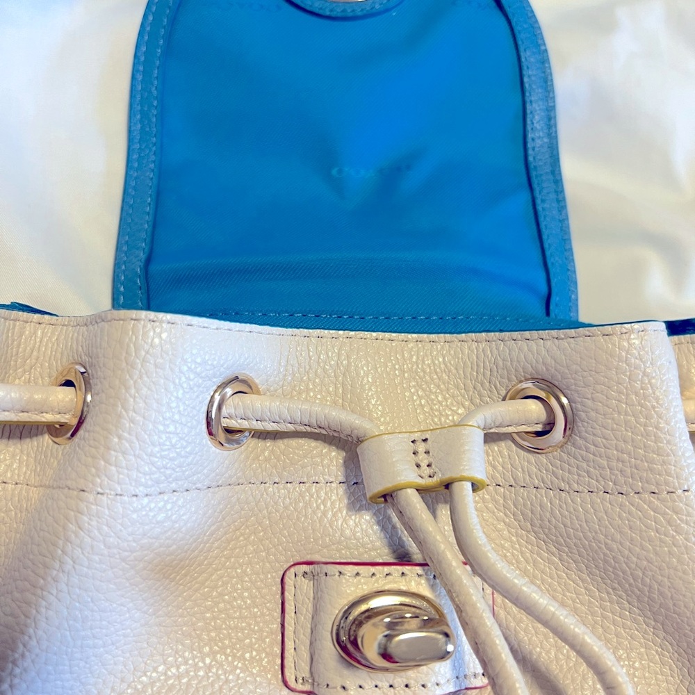 NWT Coach mini rucksack in chalk - Picture 3 of 6